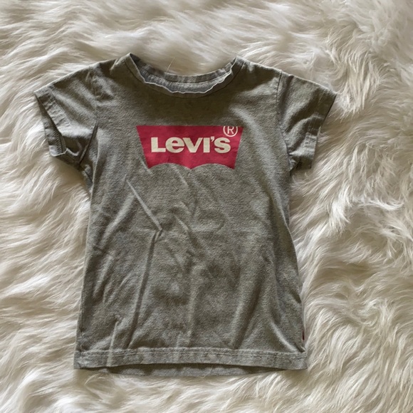 Levi’s tee - Picture 1 of 2